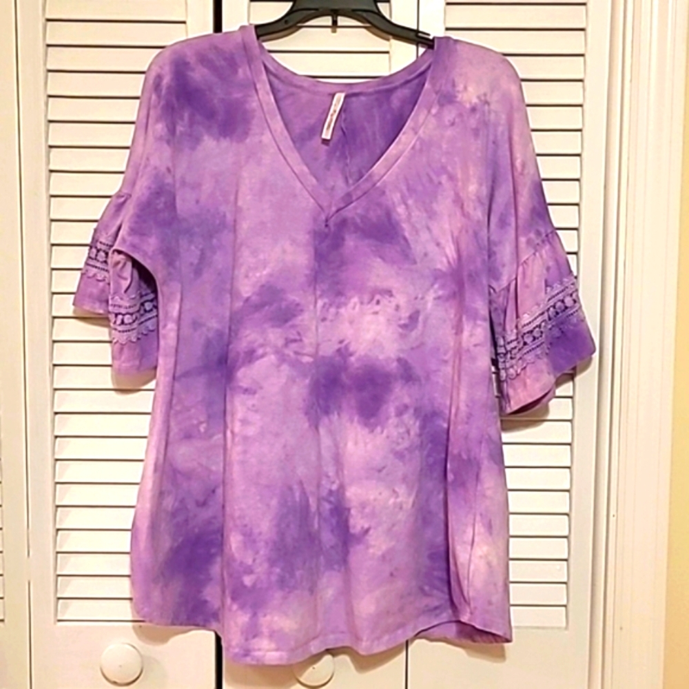 My Story M V-neck Bell Sleeve Top